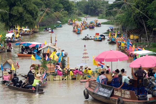 Lad Chado Candle Floating Festival, Tailândia . — Fotografia de Stock
