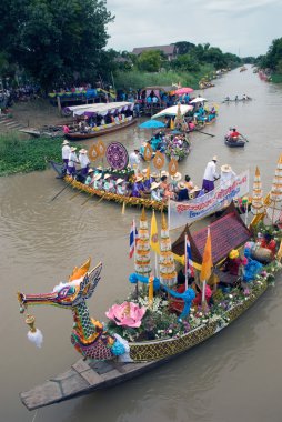 Lad Chado Mum Yüzen Festivali, Tayland.