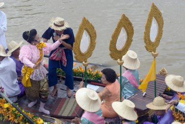 Lad Chado Mum Yüzen Festivali, Tayland.