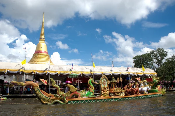 Golden Pagoda of Wat Bang Phli Yai Nai, Thailand. — Stock Photo, Image