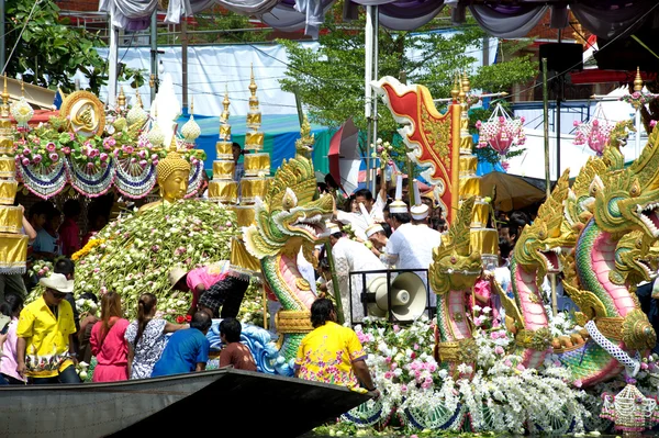 Фестиваль троллинга лотоса в Таиланде . — стоковое фото