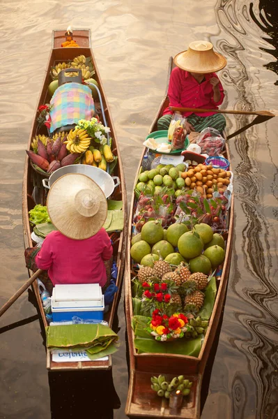 Ratchaburi Thailand November 2020 Damnoen Saduak Mercado Flutuante População Local — Fotografia de Stock