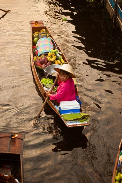 Ratchaburi Thailand November 2020 Damnoen Saduak Flytande Marknad Lokalbefolkningen Säljer — Stockfoto