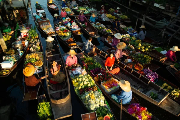 Ratchaburi Tailandia Nov 2020 Los Turistas Viajan Bote Remos Mercado — Foto de Stock