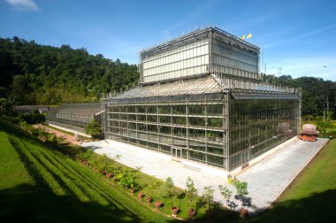 CHIENG MAI, THAILAND-SEPTEMBER 23. 2012: Tayland 'ın kuzeyindeki Chiengmai şehrindeki Kraliçe Sirikit Botanik Bahçesinde tarım için kullanılan sera binaları. 