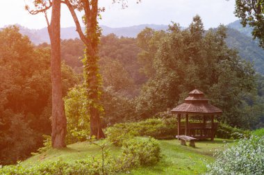 Gölge yapısı, dinlenme noktasında insanların dinlenmesi için uygundur..