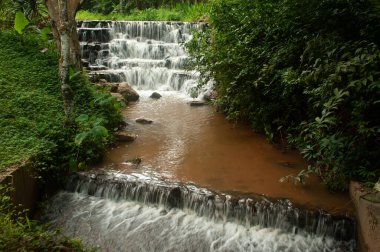 Şelaleler Tayland 'daki parkları süslemek için inşa edildi..