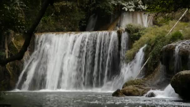 Phra Tha Wasserfall Einer Der Schönsten Wasserfälle Tiefen Wald Thailands — Stockvideo