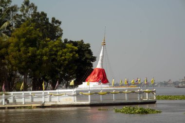 Wat Poramaiyikawas Worawihan 'daki Ponmai Yi Kagawa' nın Ko Kret 'i Tayland' ın Nonthaburi ilindeki Chao Phraya nehri boyunca uzanan Ko Kret adasının sembolüdür..