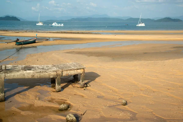 Beautiful Seascape Destroyed Sea Bridge Morning Beach View Foreground Destroyed — Stock Photo, Image