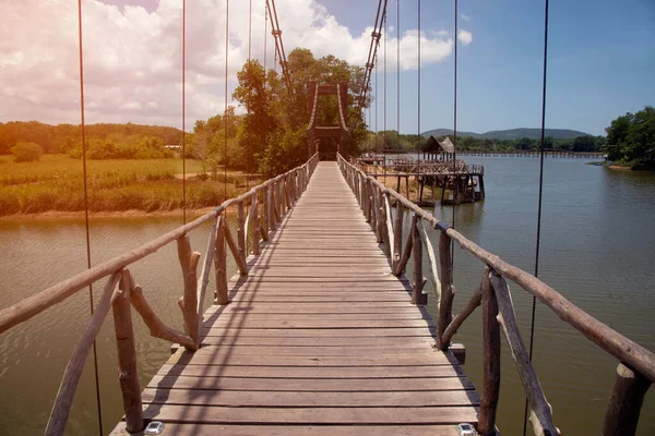 Puente Colgante Madera Que Cruza Embalse Público — Foto de Stock
