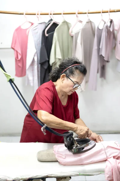 Elderly Woman Who Housewife Ironing Clothes Iron Which Household Chore — Stok fotoğraf