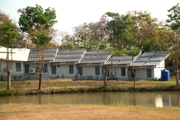 Sonnenkollektoren Photovoltaik Solarenergie Heißes Wetter Steigert Die Energieproduktion Auf Dem — Stockfoto