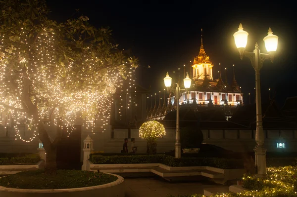 Night view of Wat Rat Natda Ram Worawihan Monastery. — Stock Photo, Image