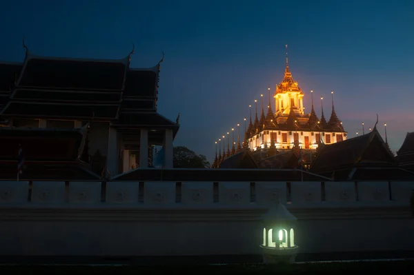 Scenic of twilight at Wat Rat Natda Ram Worawihan Monastery. — Stock Photo, Image