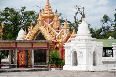Giriş kapısı Maha Lokamarazein Kuthodaw Pagoda, Myanmar.