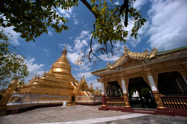 Maha Lokamarazein Kuthodaw Pagoda Myanmarissa . — kuvapankkivalokuva