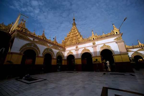 Maha Muni Pagoda w mieście Mandalaj, Myanmar. — Zdjęcie stockowe