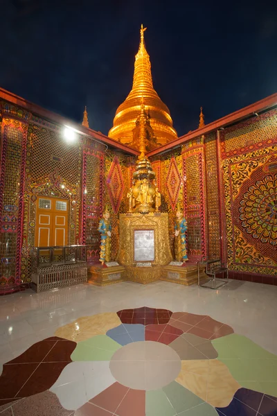 Sutaungyai Pagoda in Mandalay Hill. — Stock Photo, Image