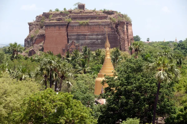 Natursköna av Mingon Pagoda i Myanmar. — Stockfoto