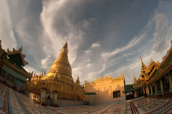 Brzy U Pone Nya Shin Pagoda, Myanmar. — Stock fotografie