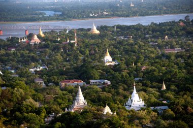 Sagaing hill, Sagaing bölümü, Myanmar nehirden Ayeyarwady görünümünü.