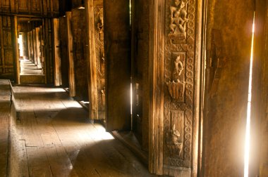 Shwenandaw Manastırı Mandalay, Myanmar, oyma ahşap.