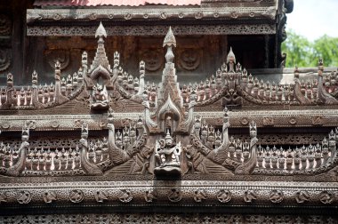 Shwenandaw Manastırı Mandalay, Myanmar, oyma ahşap.