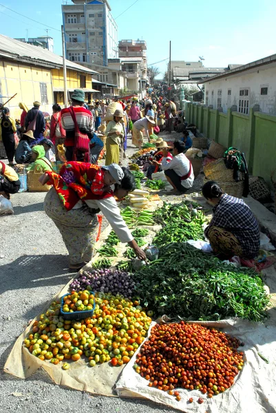 Traditional morning Myanmar market. — Stock Photo, Image