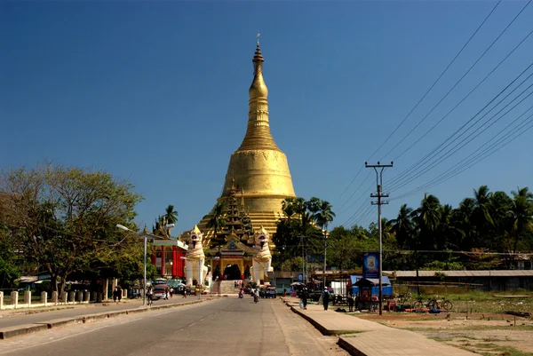 Weergave van Shwemawdaw pagode in Bago, Myanmar. — Stockfoto