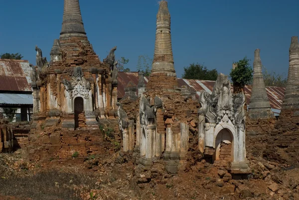 Starożytnej świątyni buddyjskiej w obszarze słynnego jeziora Inle w Myanmar. — Zdjęcie stockowe