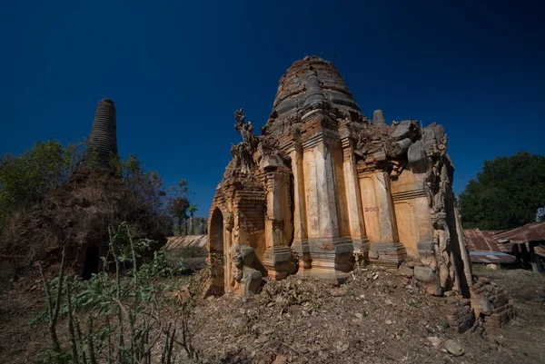 Antiguo templo budista en la zona del famoso lago Inle en Myanmar . — Foto de Stock