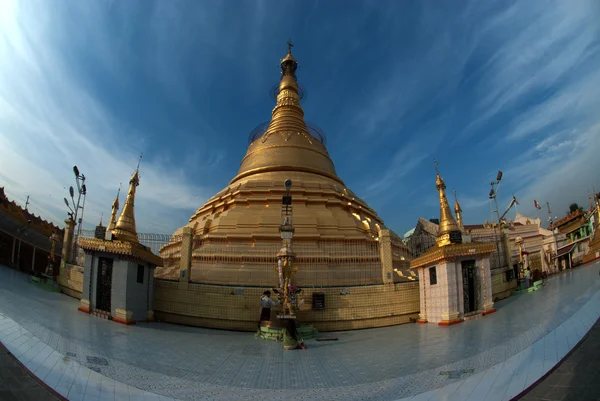 Batataung Pagoda en la ciudad de Yangon, Myanmar . —  Fotos de Stock
