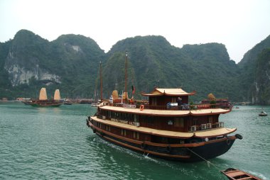 Halaongbay, Vietnam için önemsiz gemi.
