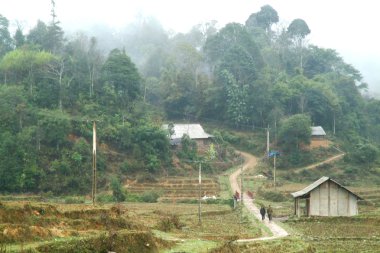 Kuzey Vietnam Sapa town yakınındaki dağ görünümünü.