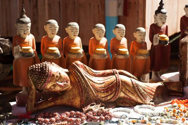 Wooden carving Buddhas souvenir. — Stock Photo, Image