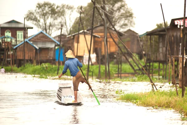 Life in Inle lake,Myanmar. — Stock Photo, Image