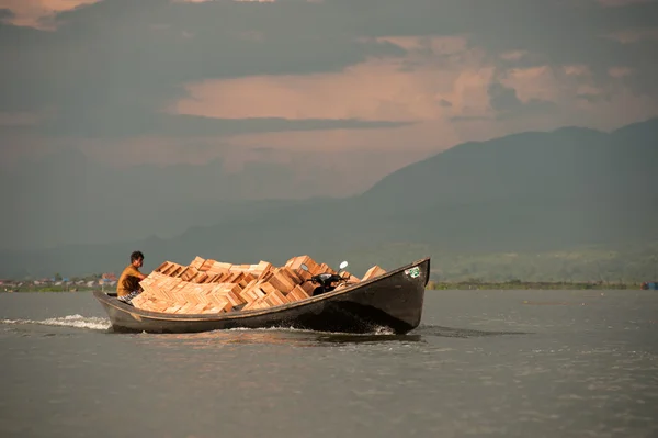 Transportation in Inle lake,Myanmar. — Stock Photo, Image