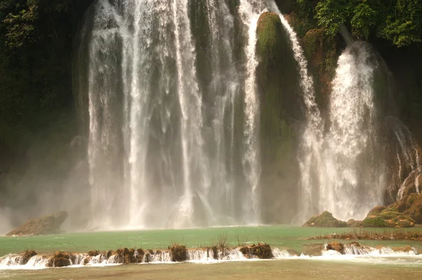 Ban Gioc waterfall in Vietnam. — Stock Photo, Image