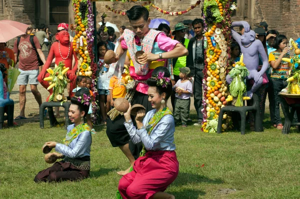 Danse traditionnelle thaïlandaise en Thaïlande Fête des singes . — Photo