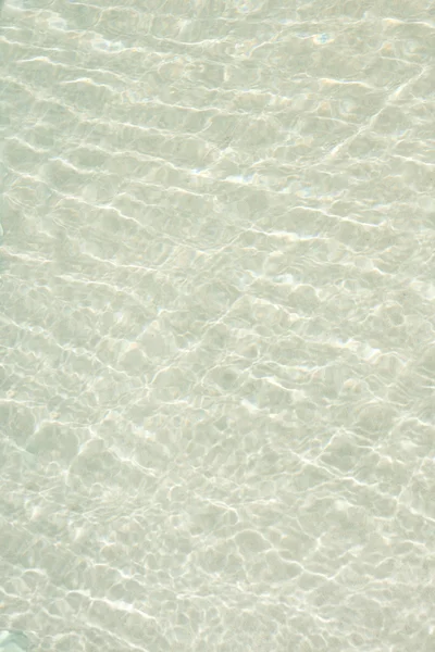 Tydligt mönster ytan av vatten. — Stockfoto