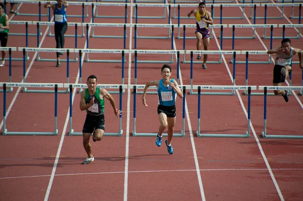 100 m. häck i Thailand öppna Athletic VM 2013. — Stockfoto