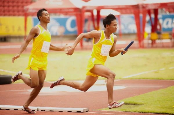 4x100m.Staffel bei den offenen thailändischen Leichtathletik-Meisterschaften 2013. — Stockfoto