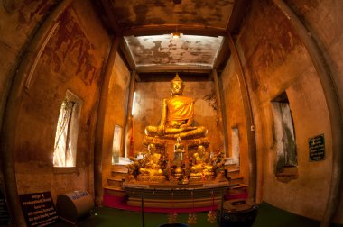 Tay kilisede antik altın buddha.