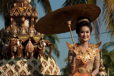 Geçit töreni Loy Kratong Festivali Tayland.