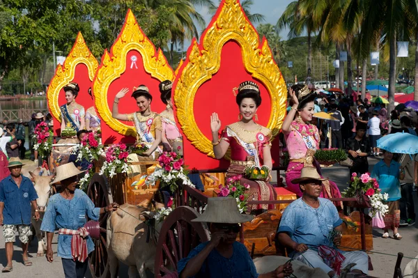 Παρέλαση του Loy Kratong Φεστιβάλ στην Ταϊλάνδη. — Φωτογραφία Αρχείου