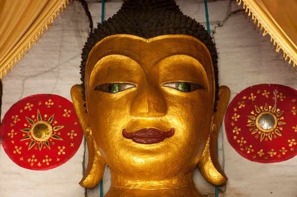 Grote oude Boeddha . — Stockfoto