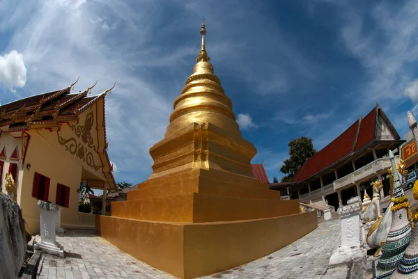 Golden pagoda in temple at Northern of Thailand. — Stock Photo, Image