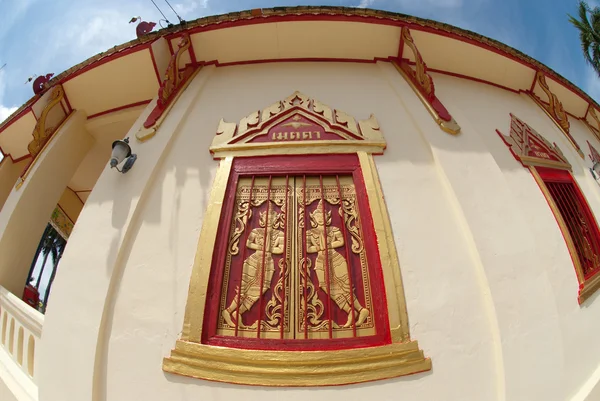 Ventana en la iglesia tailandesa  . — Foto de Stock