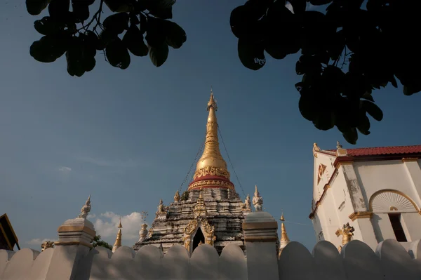 Pagoda Pong Sanook Tapınak, Kuzey Tayland. — Stok fotoğraf